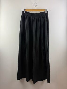 OAK + FORT Black Plissé Pleated Wide Leg Cropped Culotte Pants - Size XS